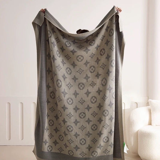Luxury Fashion Lightweight Cozy Soft Breathable Throw Blanket for Couch Bed Sofa