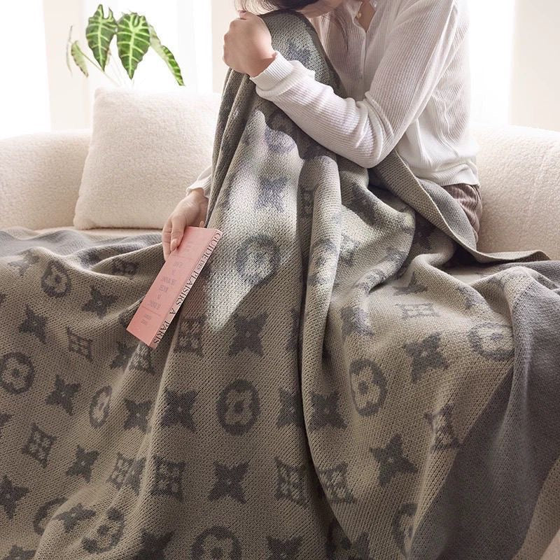 Luxury Fashion Lightweight Cozy Soft Breathable Throw Blanket for Couch Bed Sofa