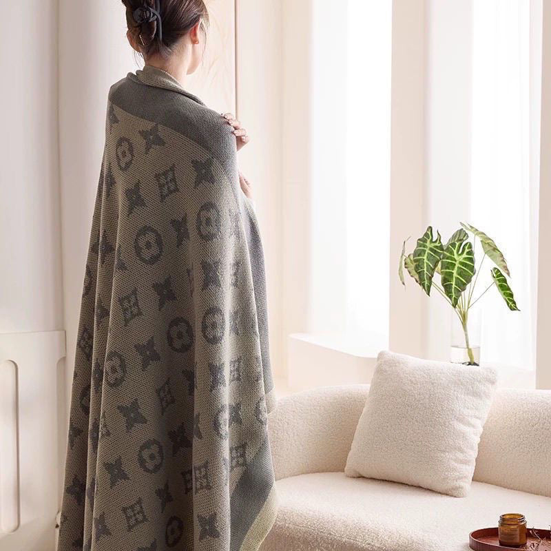 Luxury Fashion Lightweight Cozy Soft Breathable Throw Blanket for Couch Bed Sofa