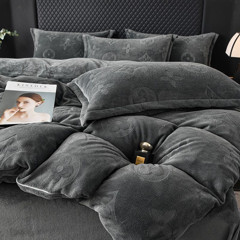 Luxury Fashion Ultra Soft Fleece Fluffy Plush Velvet Bedding Set